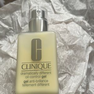Clinique dramatically different oil control gel(step 3). This item is new.
